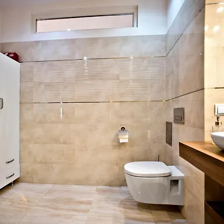 Metro Wierzbno Mokotow * Warschau